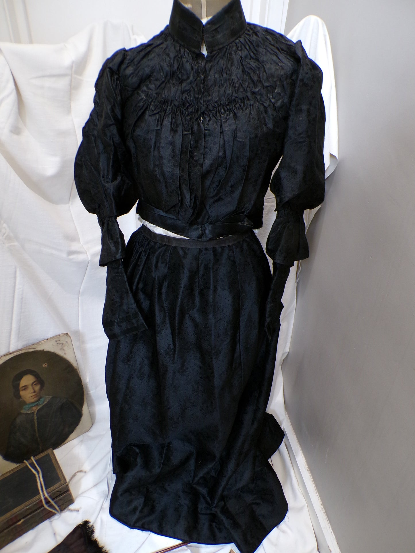 Edwardian/Late Victorian silk skirt and matching fitted blouse