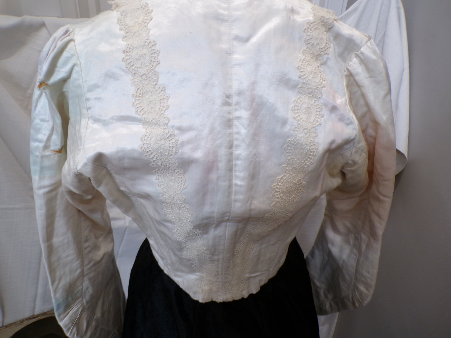 Beautiful silk boned Victorian blouse-jacket. Lined with calico
