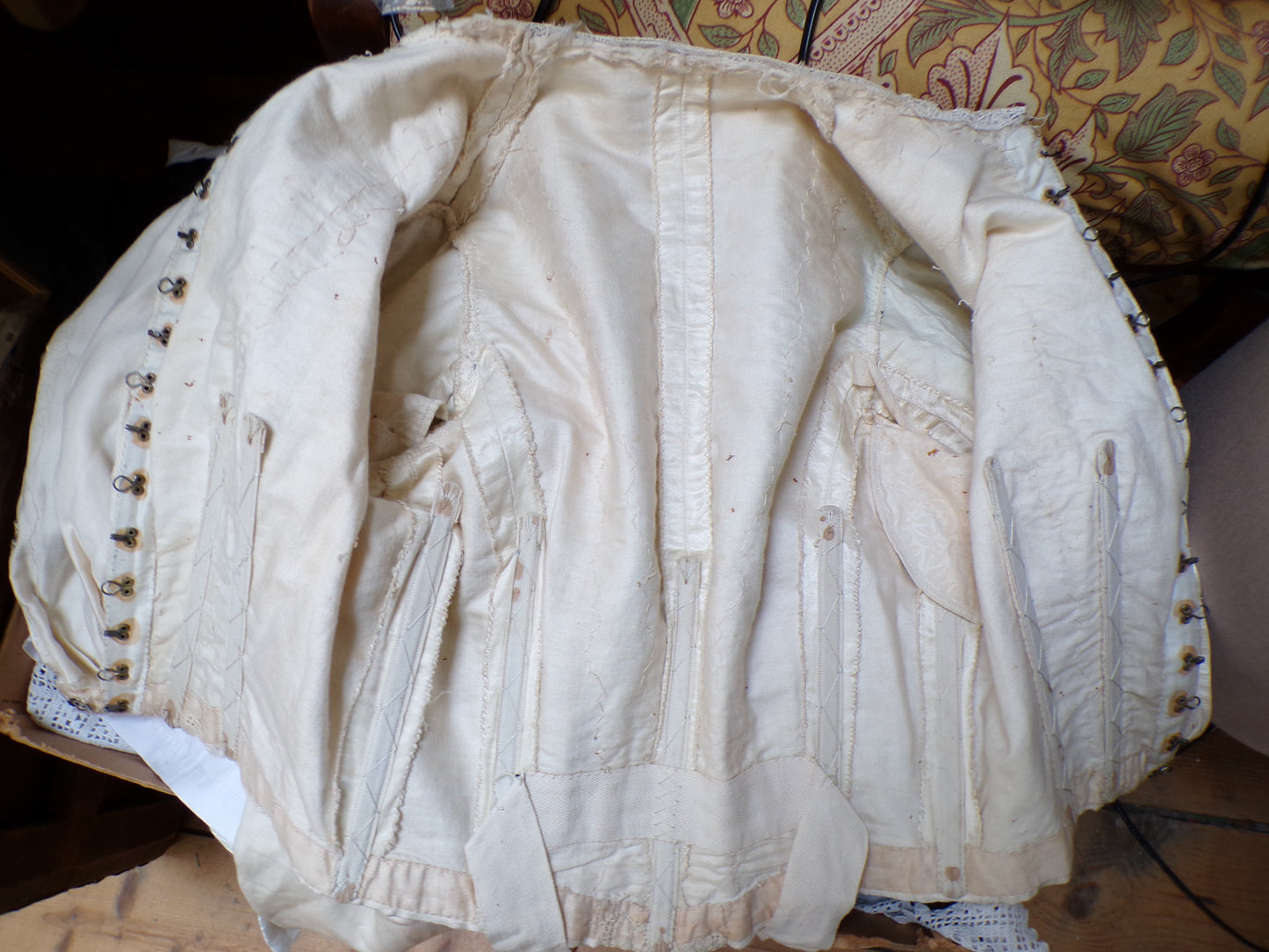 Beautiful silk boned Victorian blouse-jacket. Lined with calico