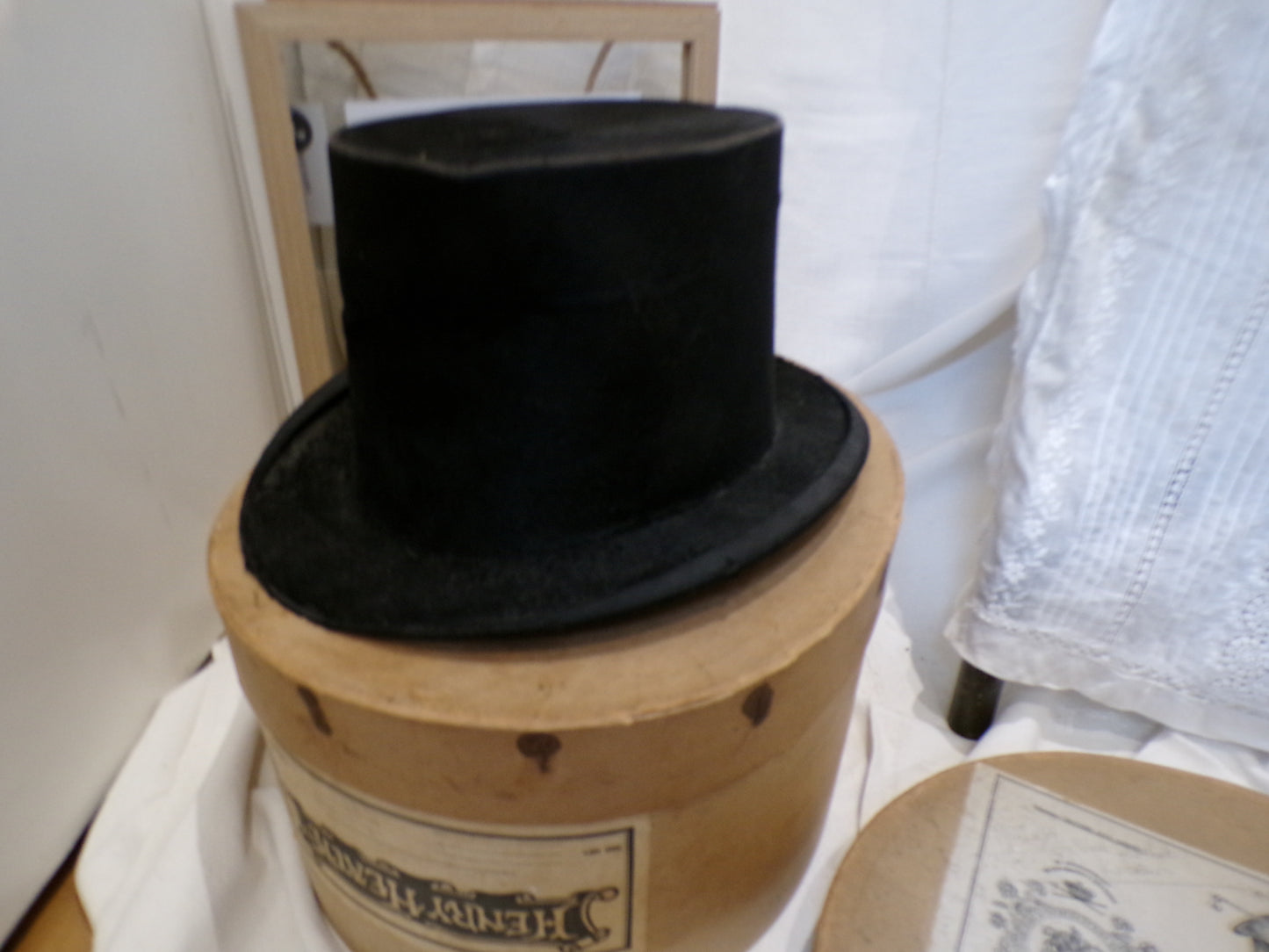 Silk Victorian top hat with box (sold separately)