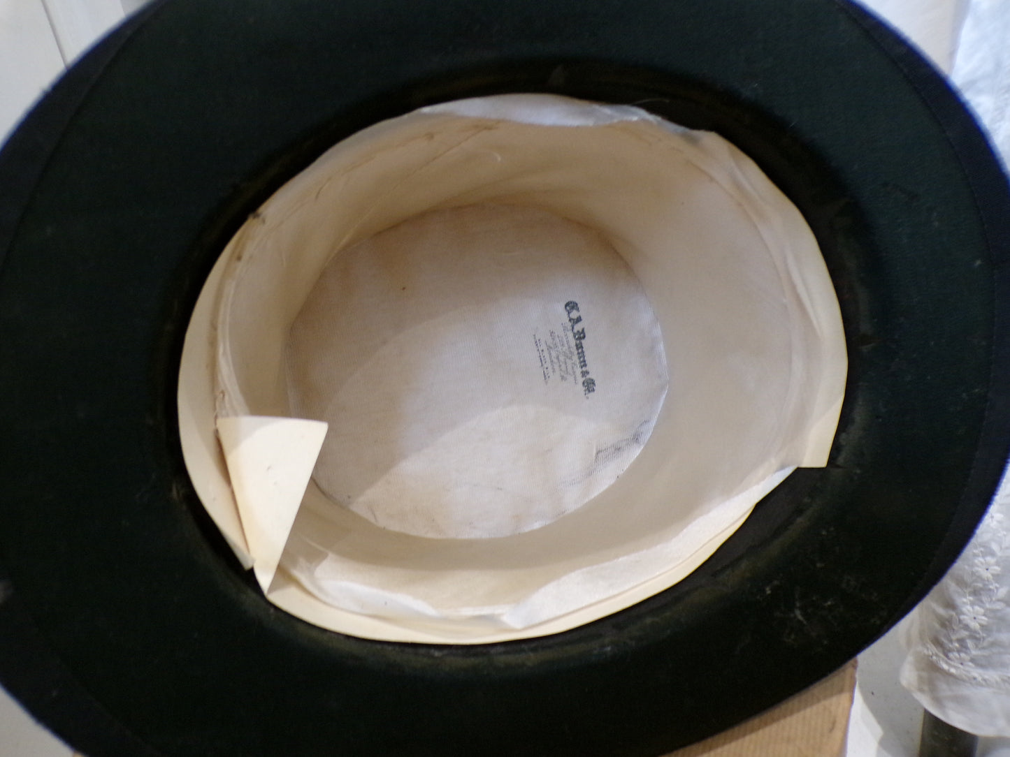 Silk Victorian top hat with box (sold separately)