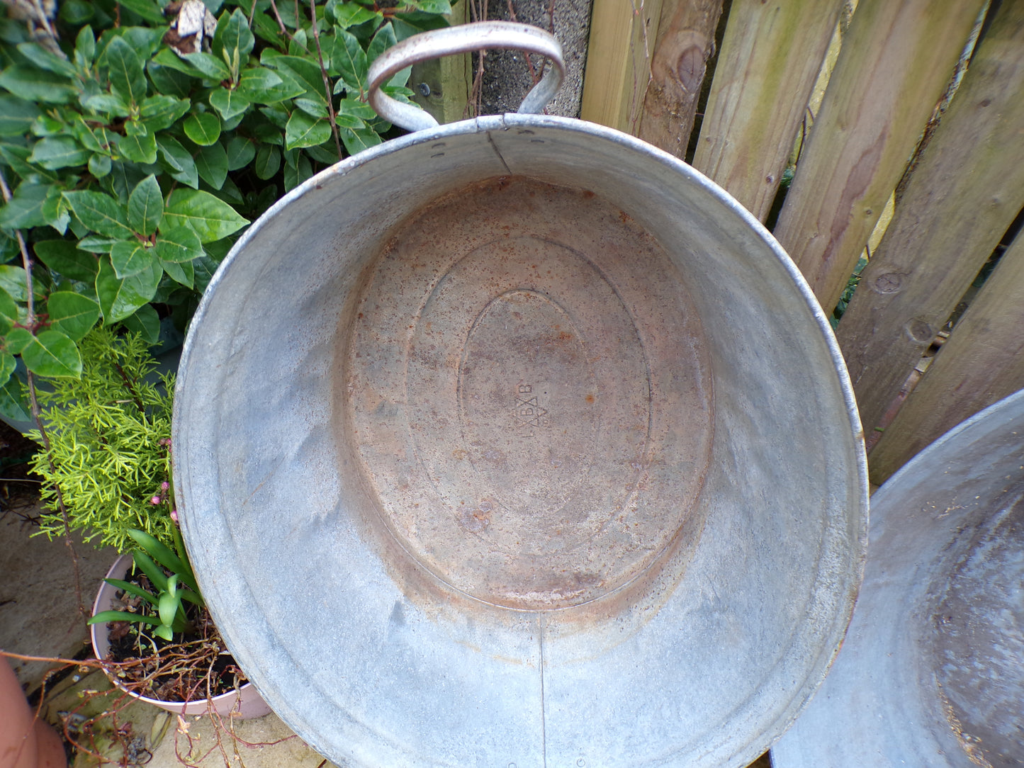 Early twentieth C galvanised tin twin handled bath tubs