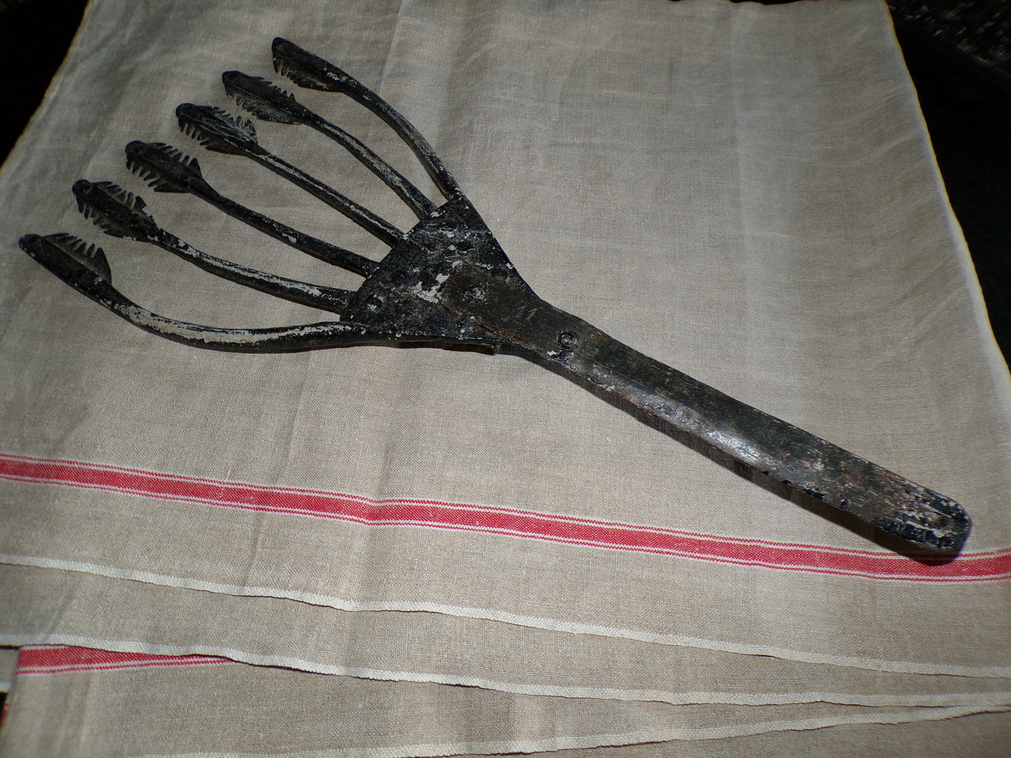 Cast iron farrier ironsmith made eel catcher/pick