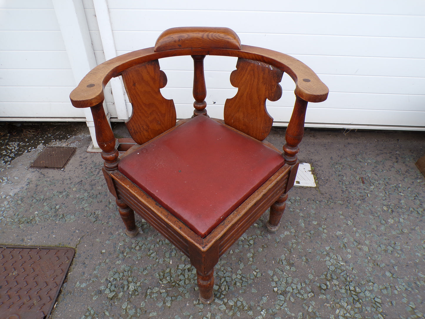 Victorian oak corner chair
