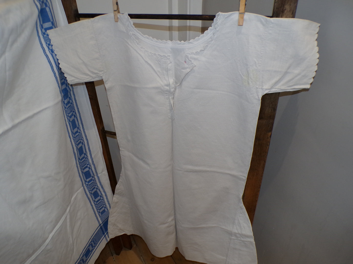 French vintage 'Peasant' smock with lace edging. Short-sleeved.