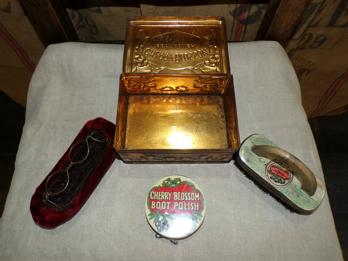 Edwardian Cherry Blossom boot polishing set