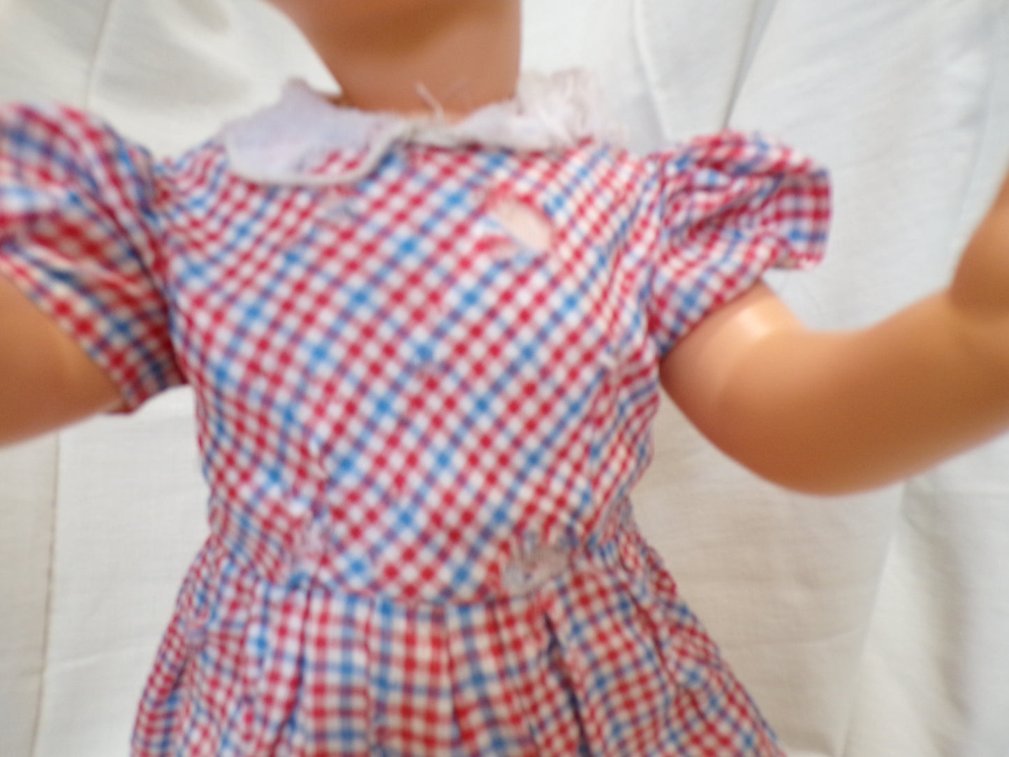 Nightmare-inducing mid century jointed doll