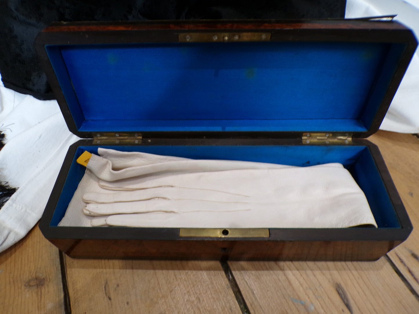 A range of Victorian ladies' dressing table items
